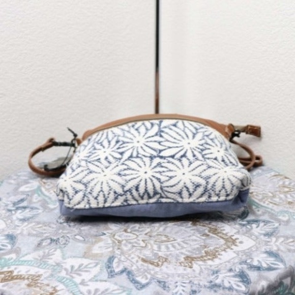 🆕Myra Bag Small Crossbody Bag Canvas Purse Casual - Picture 4 of 8